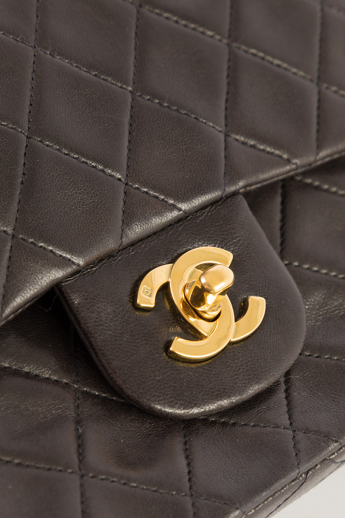 chanel cc logo turnlock 24k gold