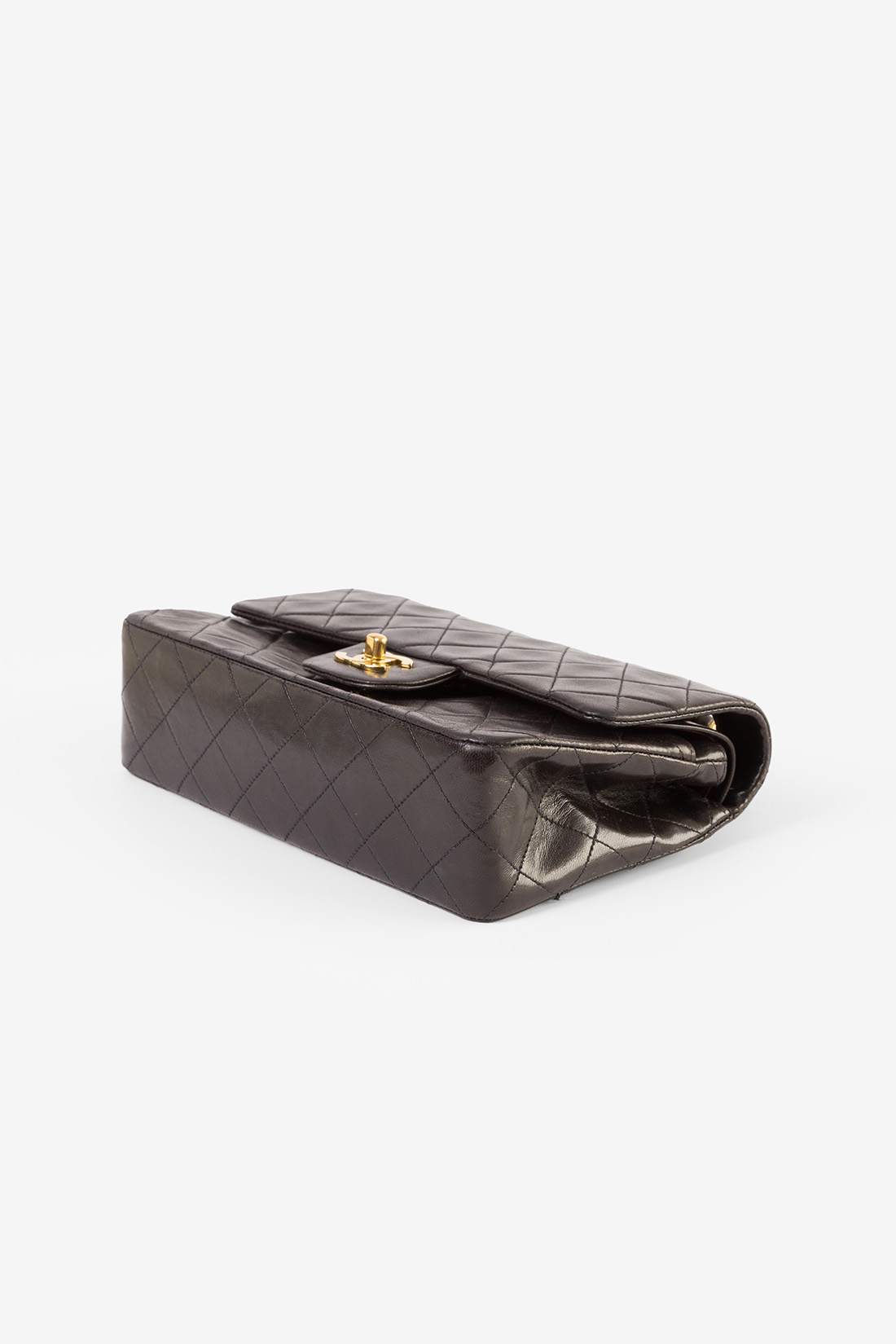 chanel vintage bag edges